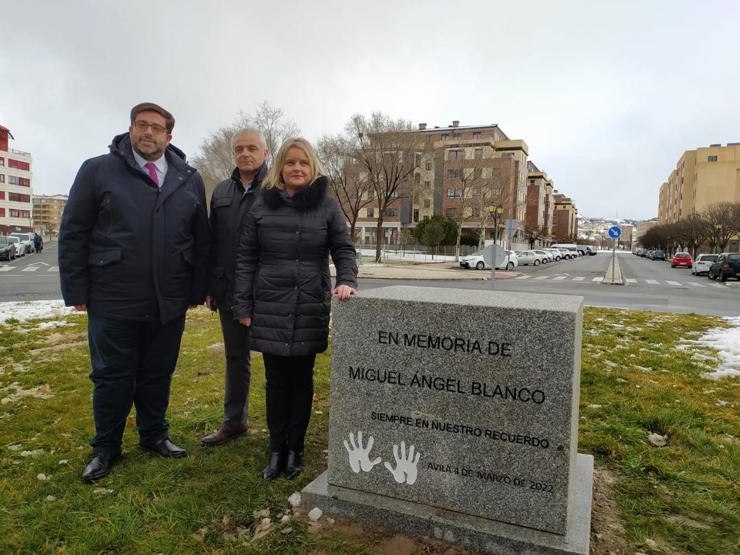 HomenajeMiguelAngelBlancoMonolito040322