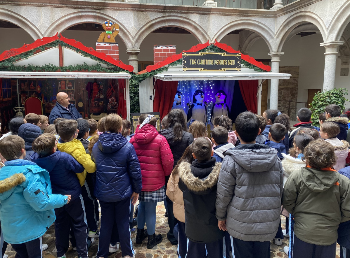 COLEGIO LAS NIEVES EN CASA DE LA NAVIDAD